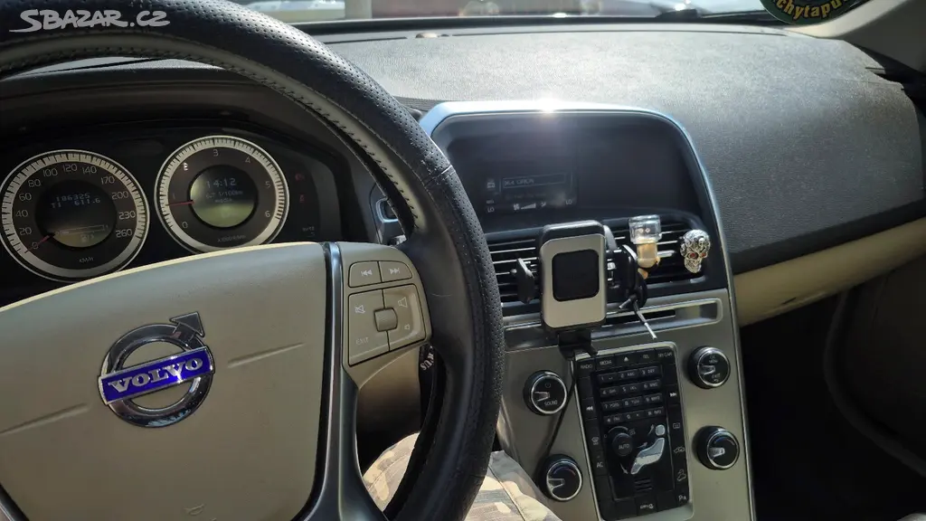 Volvo xc60 2012 2.4 d3-d4 awd manual - fotka 3