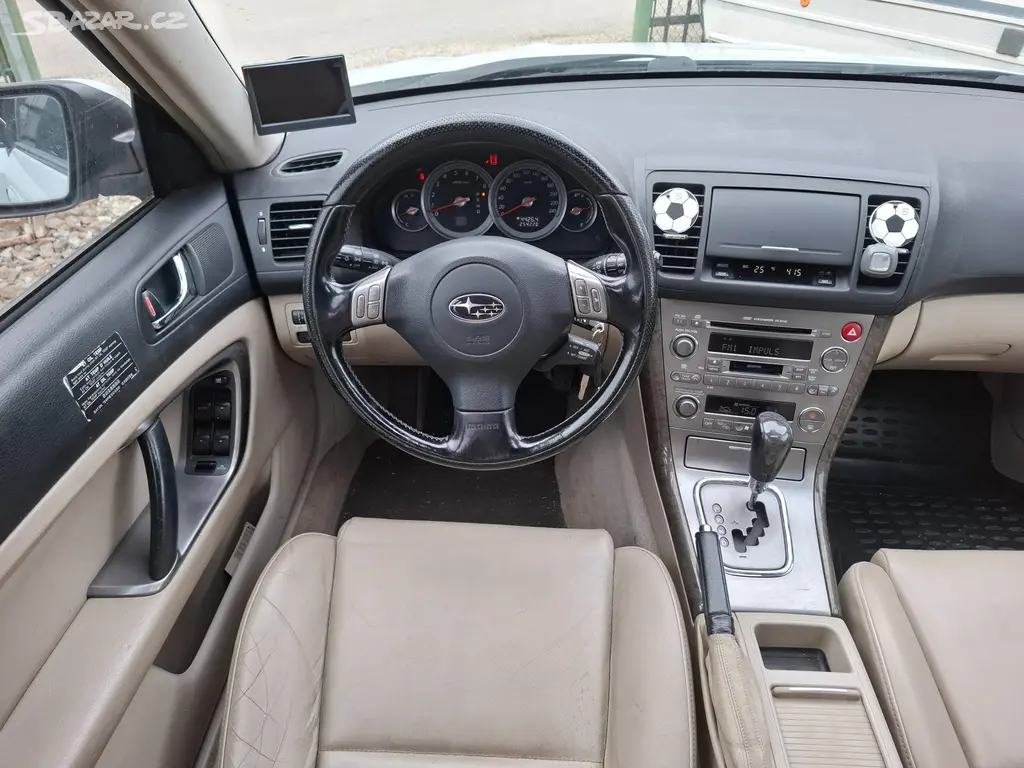 Subaru Legacy Outback 3.0i AWD automat - fotka 6