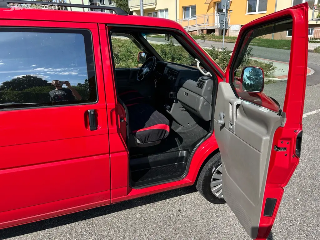 VW Transportér T4 2,5 TDi 65kw rok 2000 - fotka 5