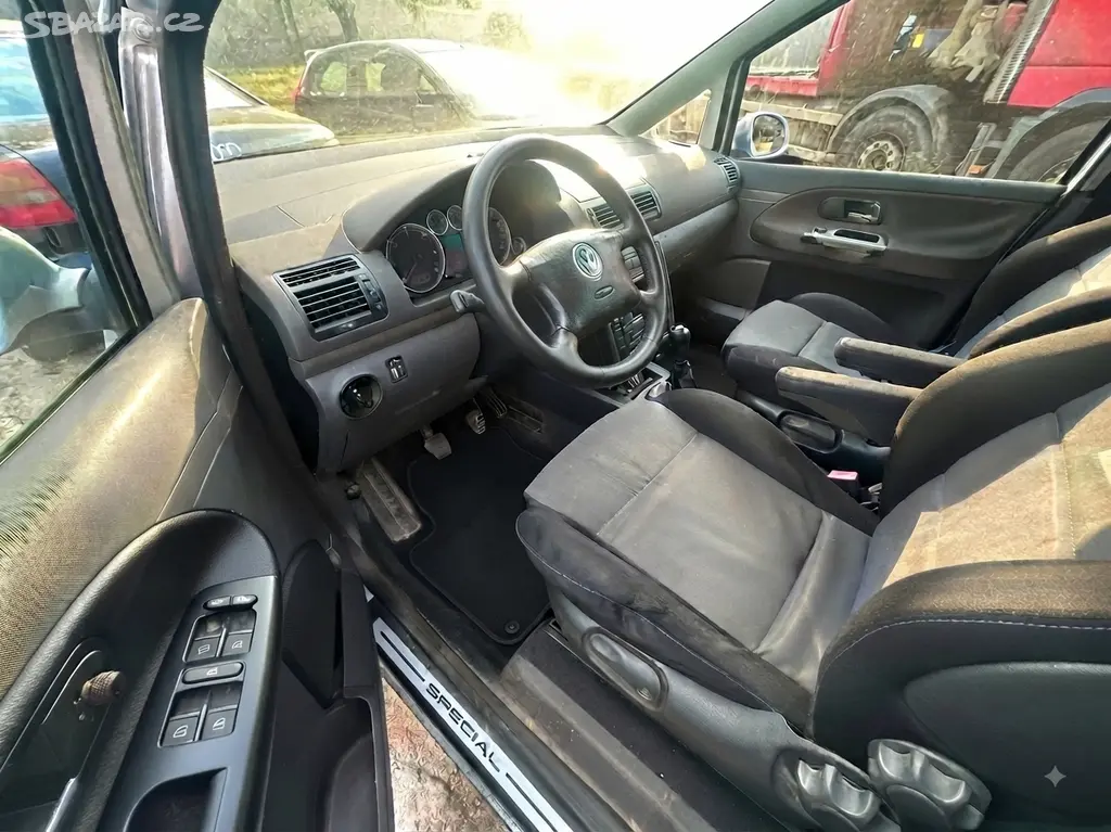 Volkswagen Sharan 1.9 tdi 110kw,6 rychlosti,klima - fotka 6