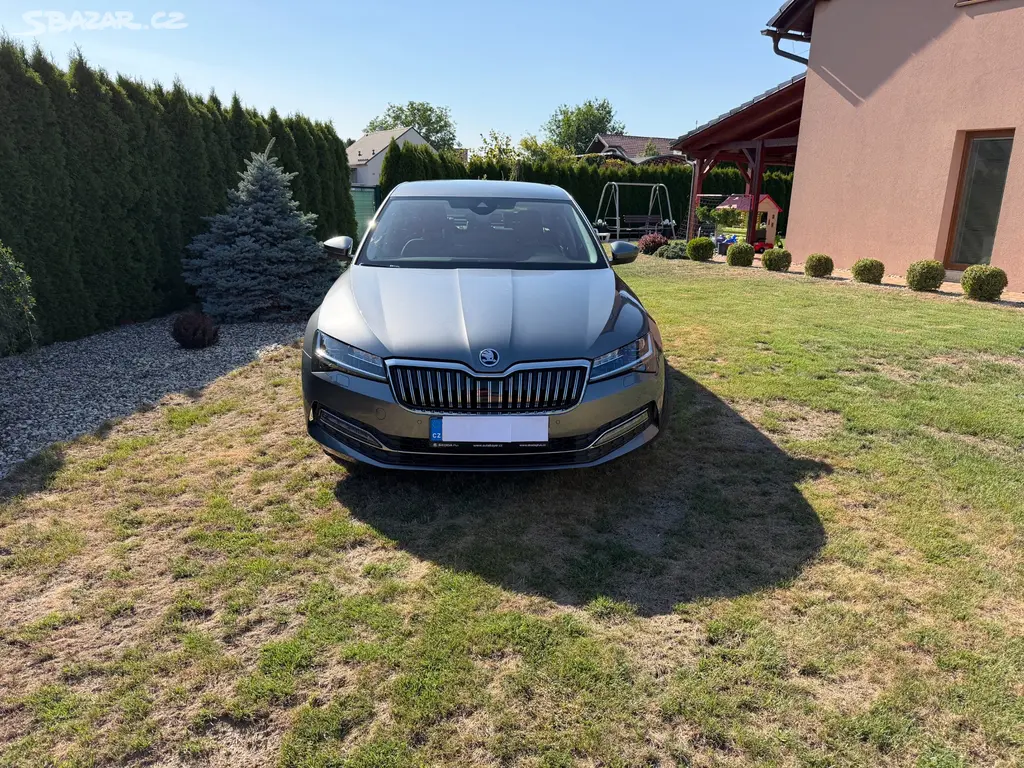 Prodám krásnou Škoda Superb III 65000km - fotka 2