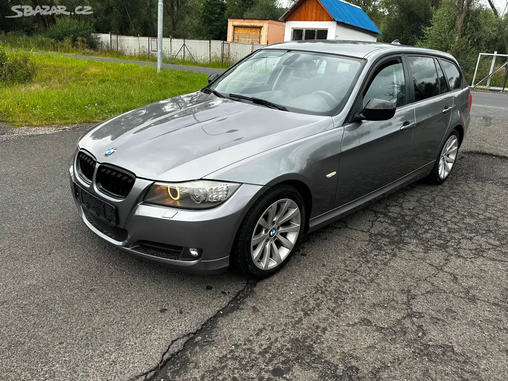 BMW 318 i touring 105kw, r.2011, serviska, top - fotka 2