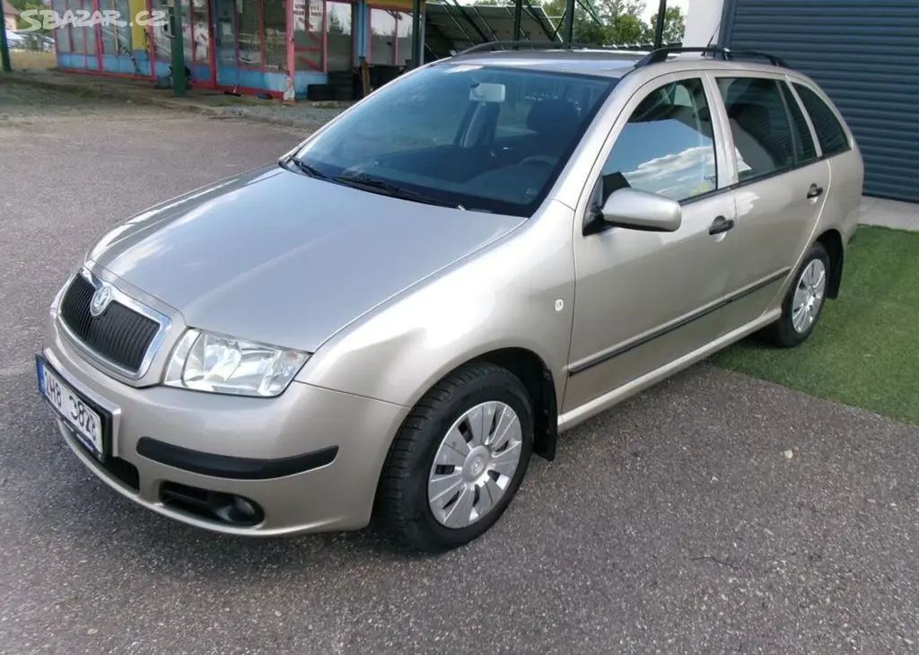 Škoda Fabia 1.2i12v CZ,2.maj. benzín manuální - fotka 3
