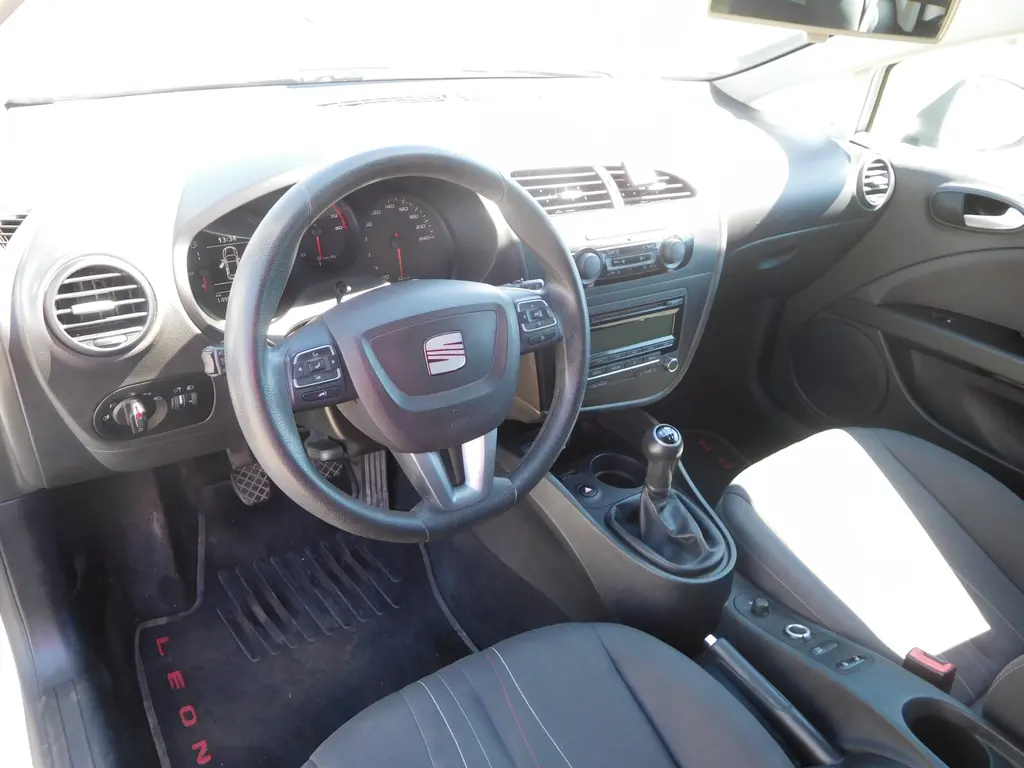 Seat Leon 1.2 TSi Comfort, 77 kW, 2011, Tempomat - fotka 5