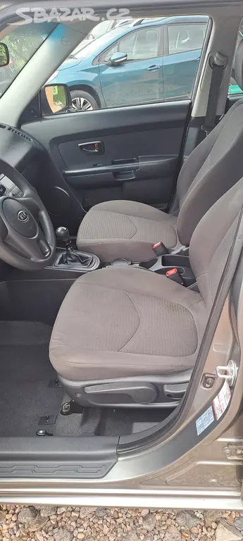 Kia Soul 1.6 CVVT 93kW ČR 1.MAJITEL - fotka 6