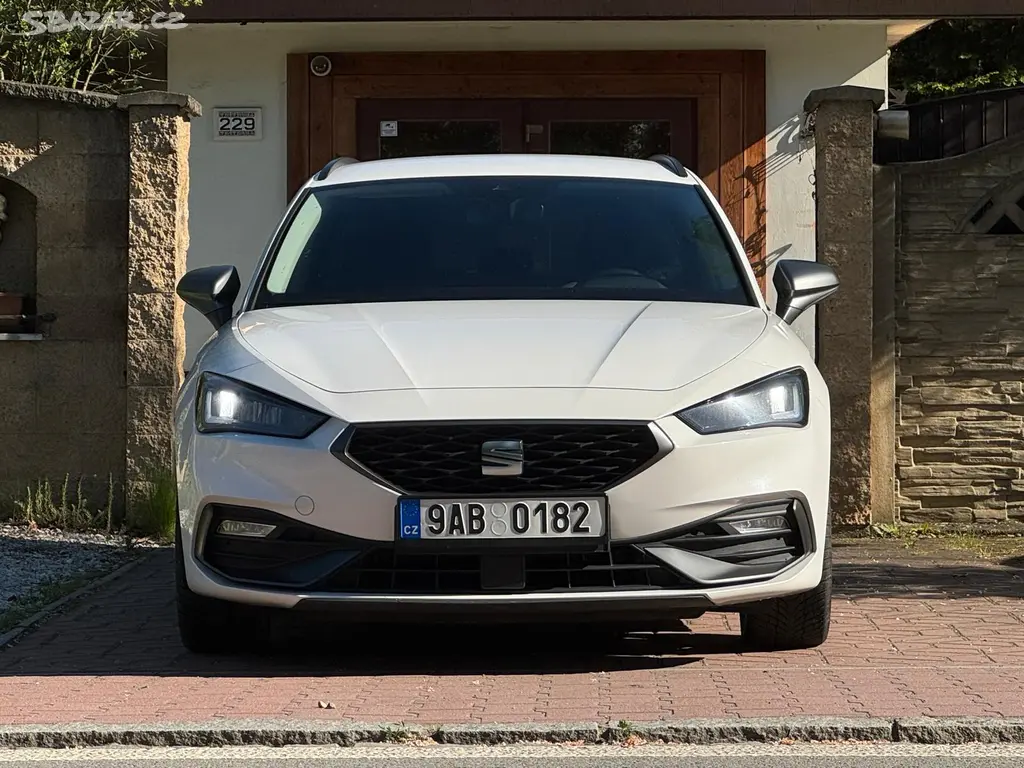 Seat Leon 2.0TDi Fr DSG 150k 1.MAJIT. ČR - fotka 2