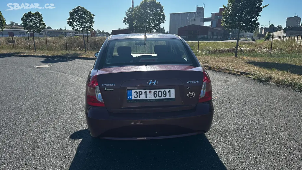 HYUNDAI ACCENT 1.4 - fotka 4
