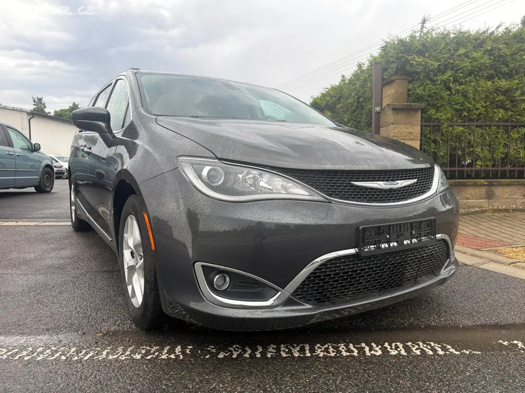 Chrysler Pacifica 3,6 Pentastar 8 míst 2017 DPH - fotka 6