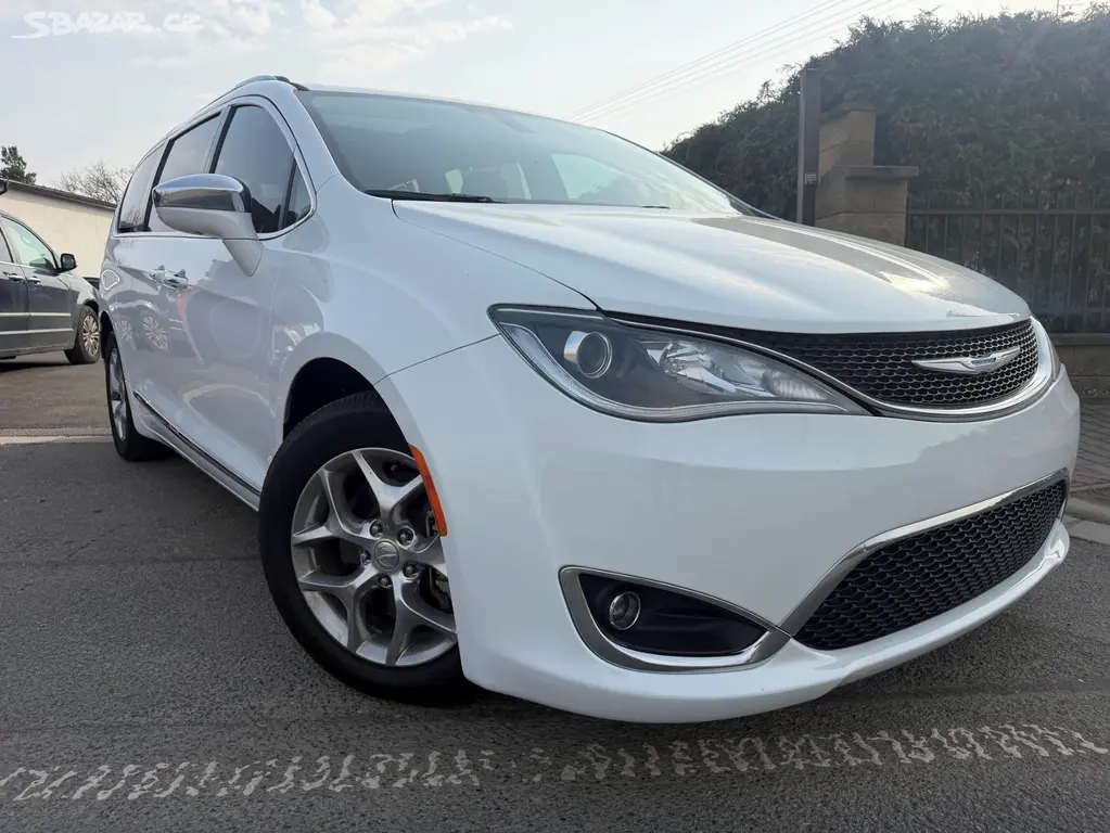 Chrysler Pacifica 3,6 RU Panorama Limited 2018 DPH - fotka 6