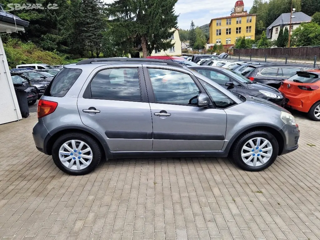 Suzuki SX4, 1.6 (88 kW), 118 tis. km - fotka 6