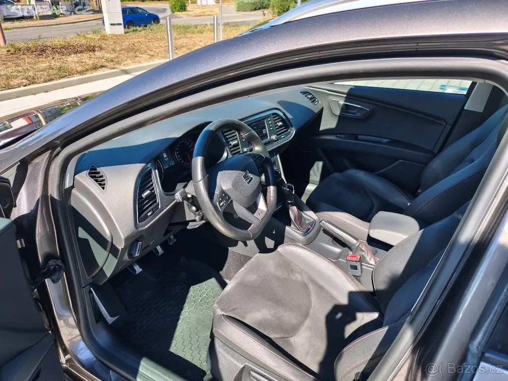Seat Leon 2,0 ST FR TDI 110 kW, 6 st. manuál - fotka 4