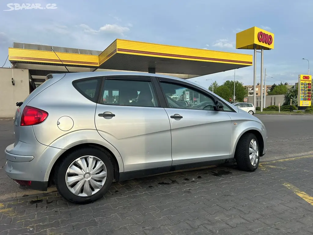 TEMPOMAT, KLIMA,1.6 MPI, ALU,spol. benz,SEAT Altea - fotka 4