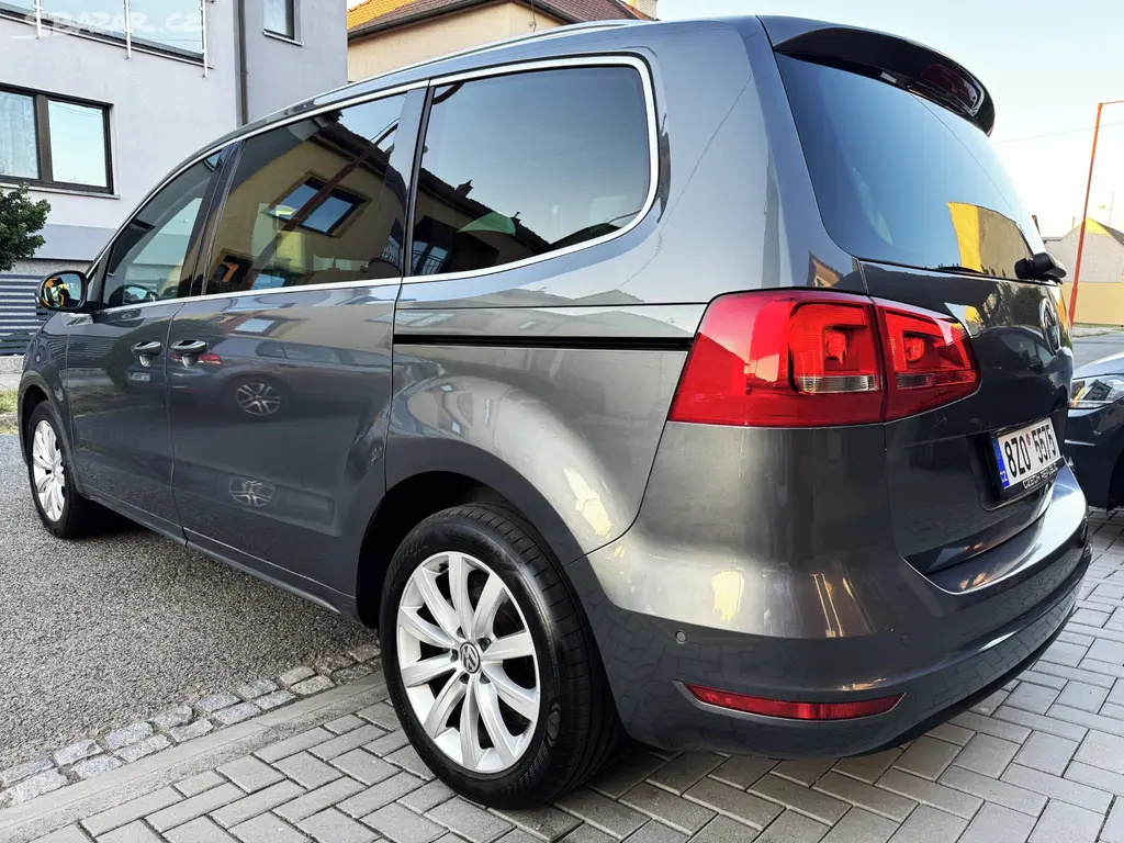 VOLKSWAGEN SHARAN 2.0TDI 7-MÍST,DSG,XENONY,KAMERA, - fotka 5