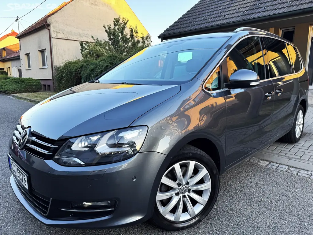VOLKSWAGEN SHARAN 2.0TDI 7-MÍST,DSG,XENONY,KAMERA, - fotka 2