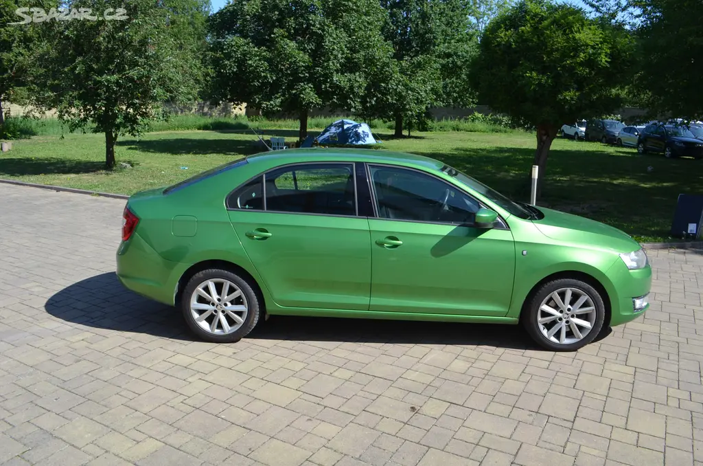 PRODÁM ŠKODA RAPID liftback 1.2TSI JEN 84.000KM - fotka 2