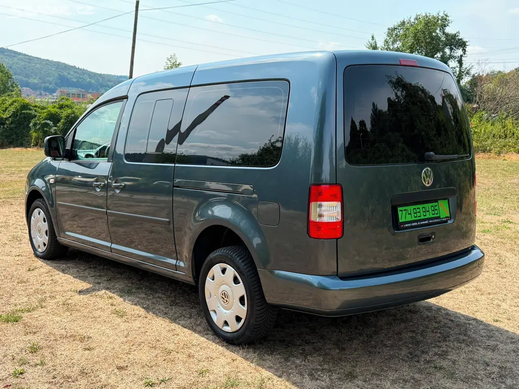 VW CADDY MAXI LIFE 1,6 MPI -7 MÍST, SPACÍ VESTAVBA - fotka 4