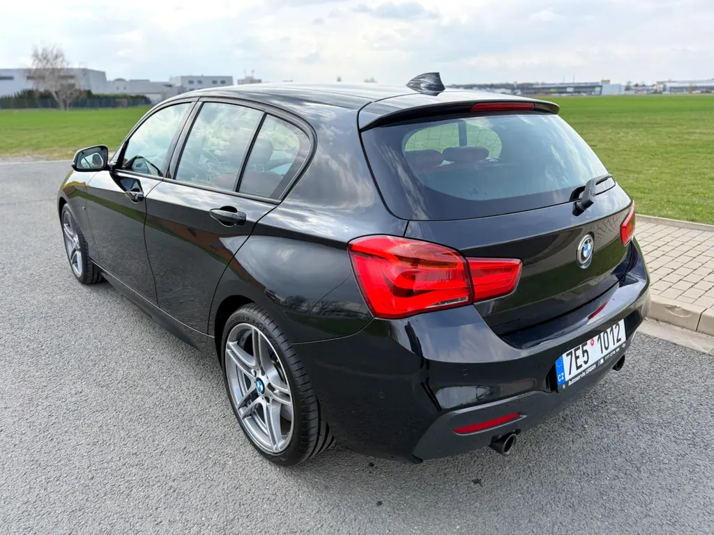 BMW Řada 1, M135i xDRIVE NAVI H/K LED KŮŽE - fotka 3