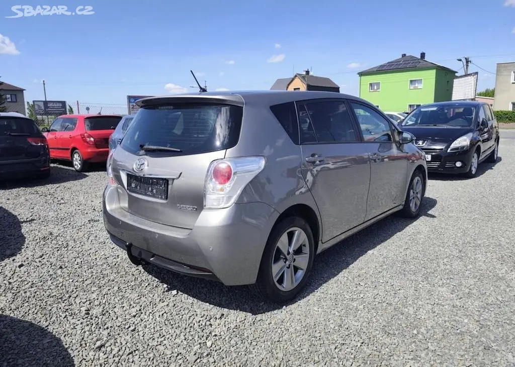 Toyota Verso 1.6 D-4D Panorama, Klima, Navi nafta - fotka 6