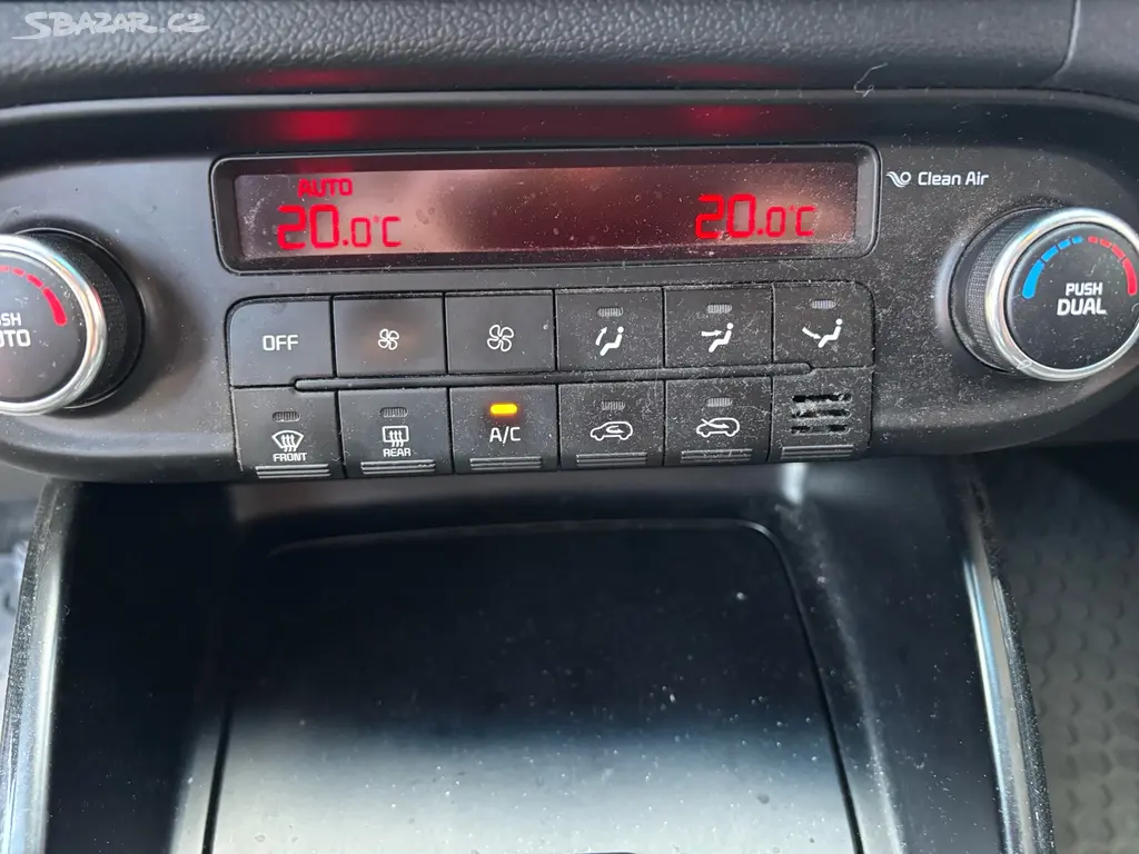 Kia Carens 1,6GDI, 2016 - fotka 5