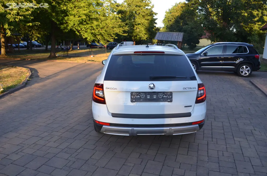 PRODÁM ŠKODA OCTAVIA SCOUT 2.0TDI 135KW FACELIFT - fotka 4