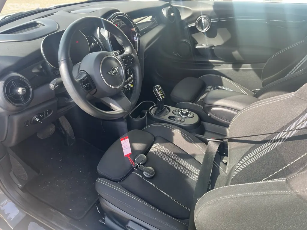 Mini Cooper SE elektro 132kw 2022 - fotka 2