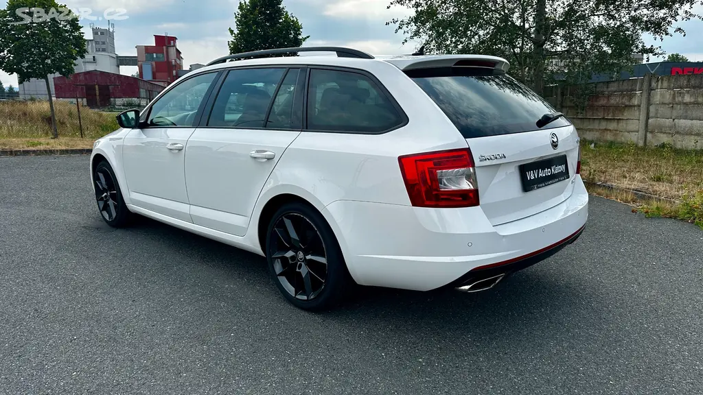 ŠKODA OCTAVIA 2.0 TDI RS - fotka 2