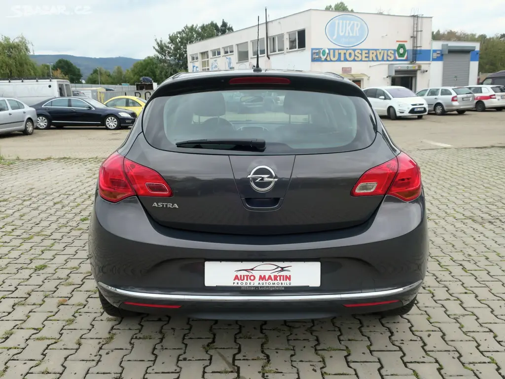Opel Astra 1.6 i 85 kW - 87 766 Km - fotka 5
