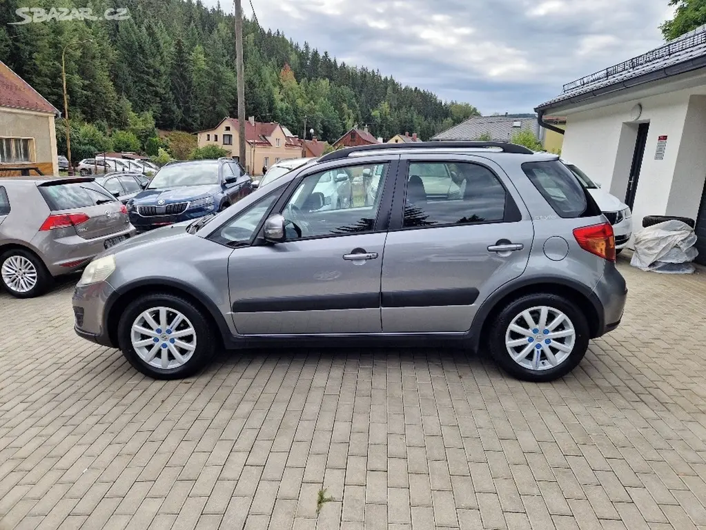 Suzuki SX4, 1.6 (88 kW), 118 tis. km - fotka 5