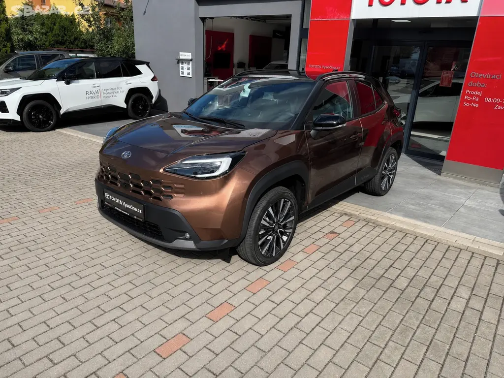 Toyota Yaris Cross, 1.5HEV 130PS 4x4 Exe. Tech VIP - fotka 2