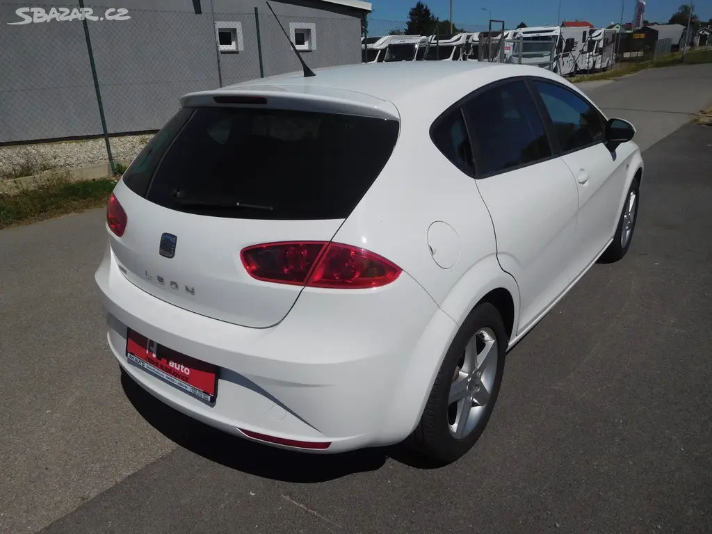 Seat Leon 1.2 TSi Comfort, 77 kW, 2011, Tempomat - fotka 3