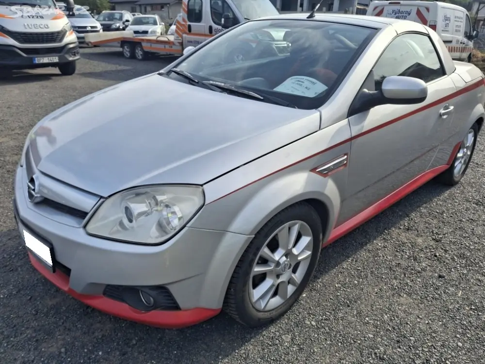 Opel Tigra Roadster 1,4i 16V - fotka 2
