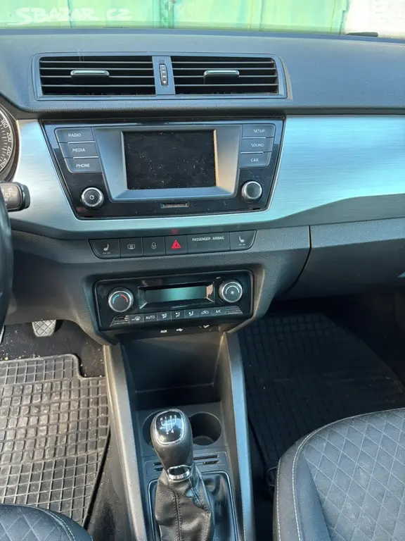 Škoda Fabia 1.2 TSI 66 kW | 2015 | BOHATÁ VÝBAVA - fotka 6
