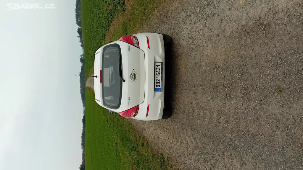 Auto Hyundai i20 - fotka 4