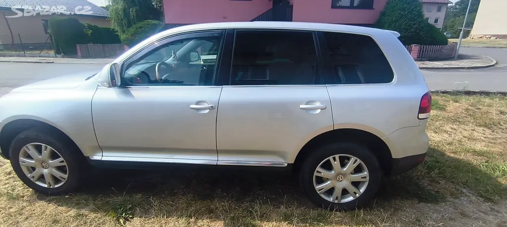 VW Touareg 2.5 TDI R5 128 kW 4Motion AUTOMAT - fotka 5