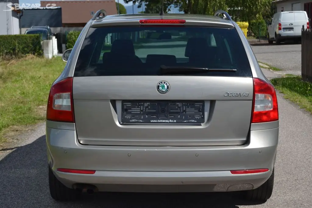 Škoda Octavia 1.4 TSI 90kW Elegance kombi - fotka 3