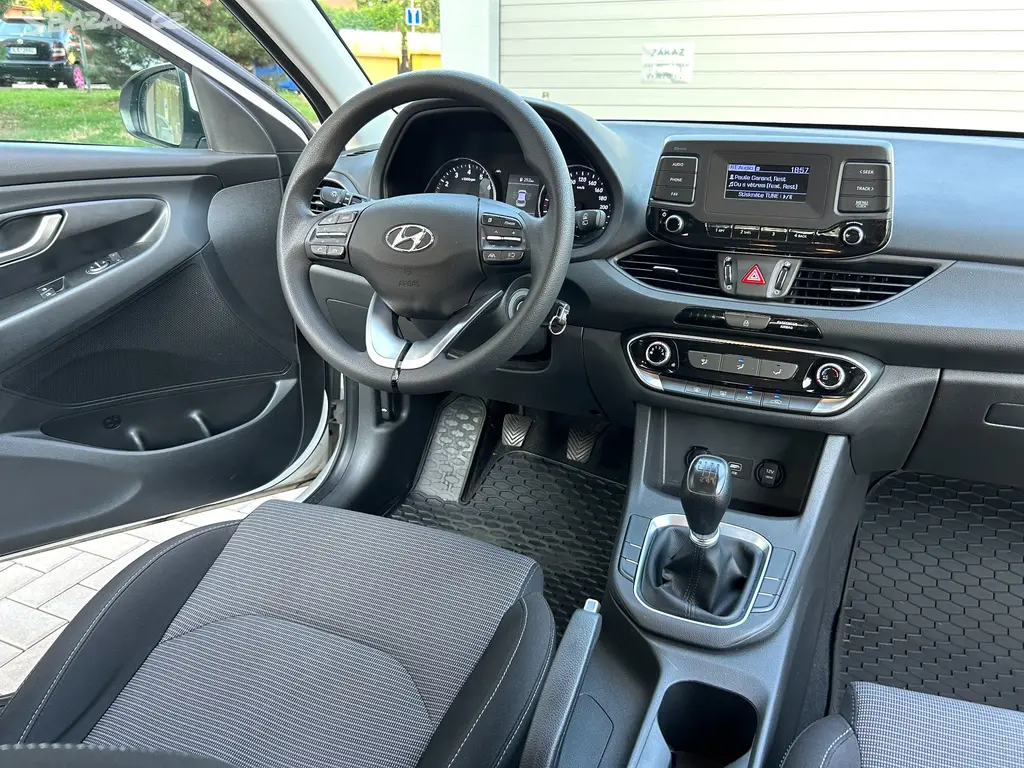 Hyundai i30 Combi 1.5, ČR 5/2022, po servise - fotka 2