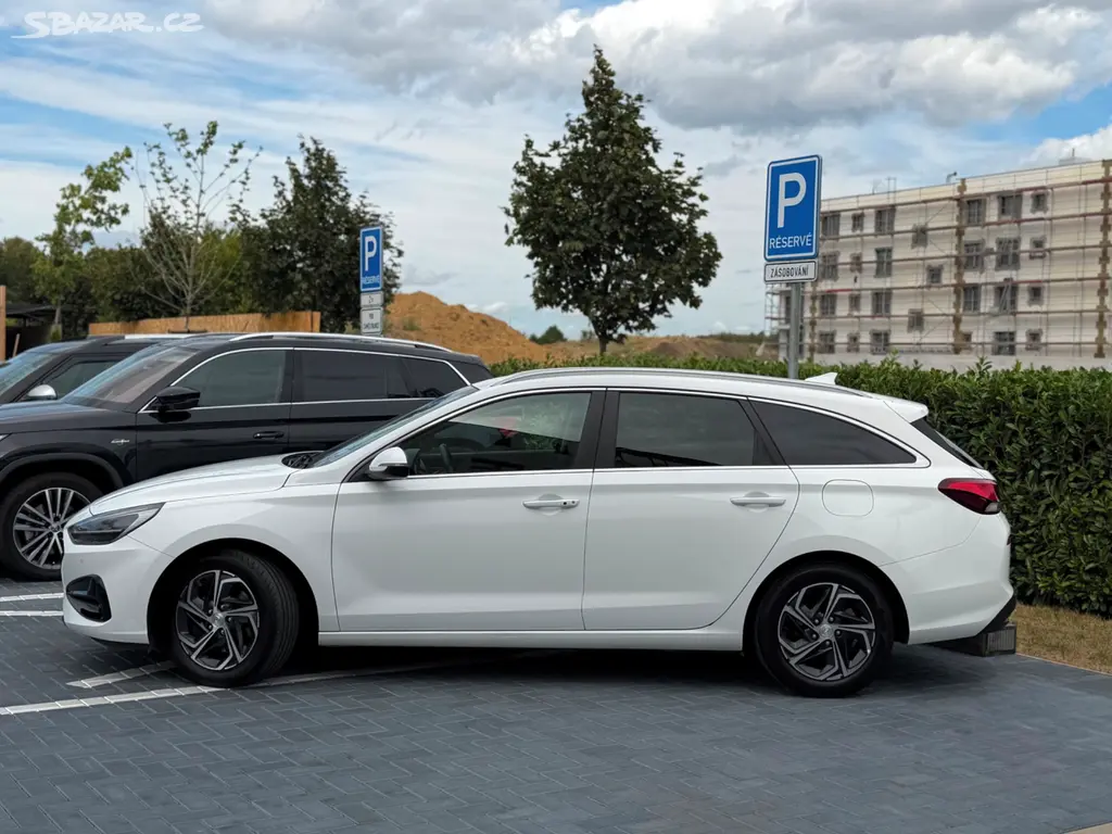 Hyundai i30 1.0 t-gdi 88 kw / 2022 / DPH / kombi - fotka 2
