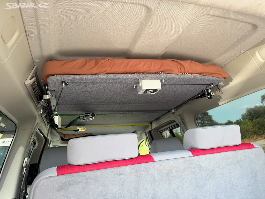 VW CADDY MAXI LIFE 1,6 MPI -7 MÍST, SPACÍ VESTAVBA - fotka 6