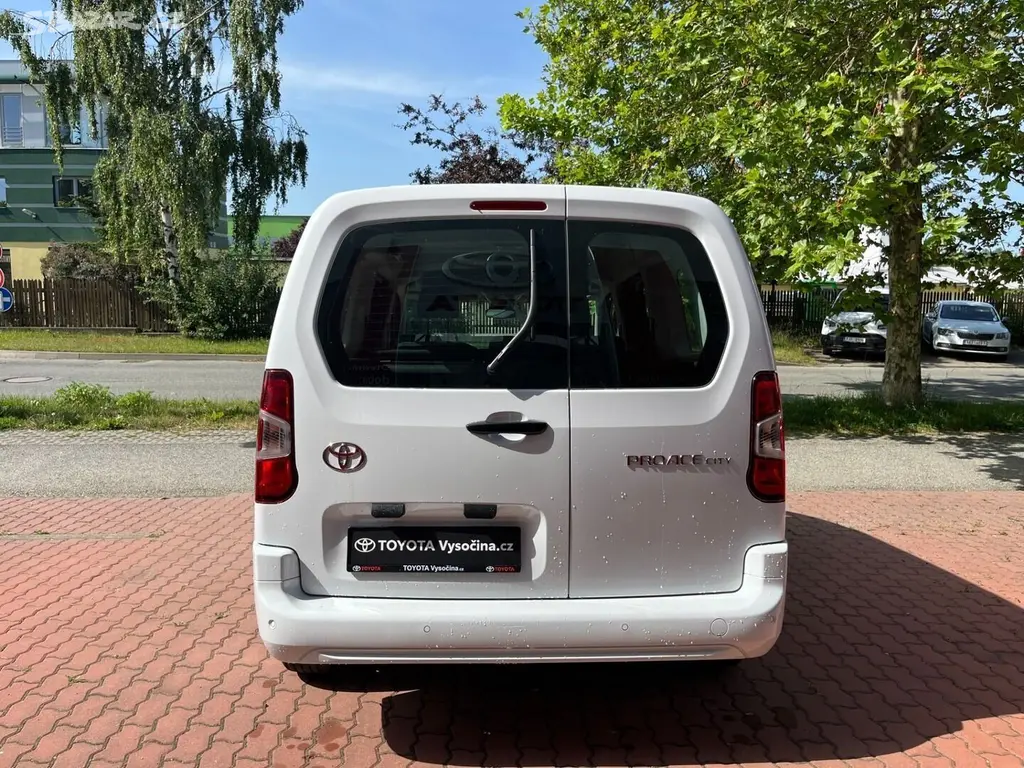 Toyota Proace City Verso, L2 dlouhá 1.2 benzín 110 koní - fotka 5