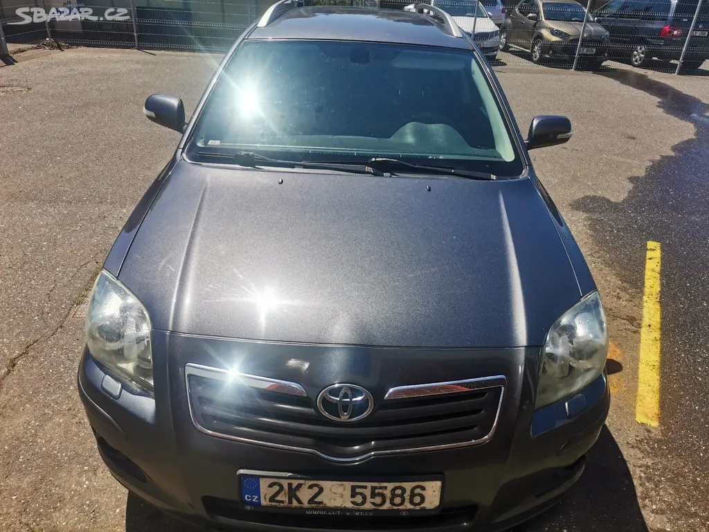 Toyota Avensis, 2,2 D4 combi, nafta, manuál - fotka 6
