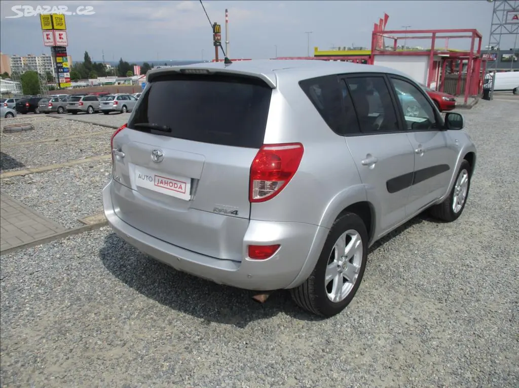 Toyota Rav4, 2,2 D, 4x4, aut klima,kamera, - fotka 6