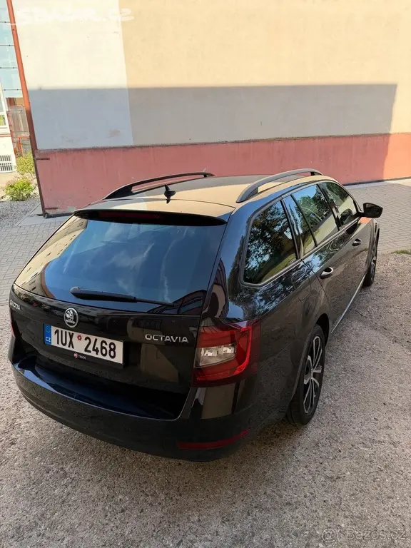 Škoda Octavia 2,0 3 - fotka 6