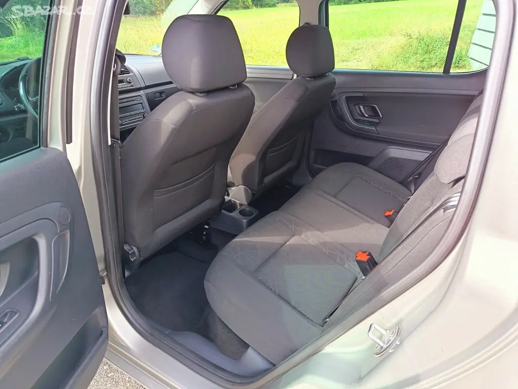 Fabia 1.2 TSI,bohatá výbava,Autklim,nová STK. - fotka 6