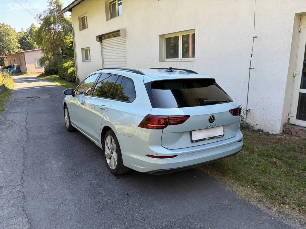 Volkswagen Golf 1,5 TSI 110kw 1.maj ČR TOP STAV - fotka 5