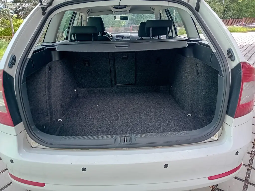 Škoda Octavia 2 Combi - fotka 6