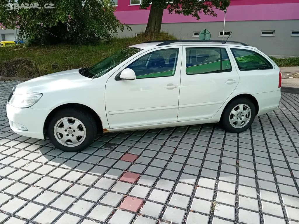 Škoda Octavia 2 Combi - fotka 2
