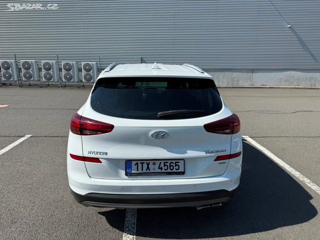 HYUNDAI TUCSON 1.6 CRDi 100kW 4x4 - 1.maj - DPH - fotka 4