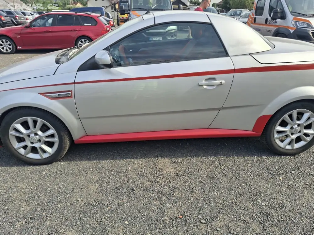 Opel Tigra Roadster 1,4i 16V - fotka 6