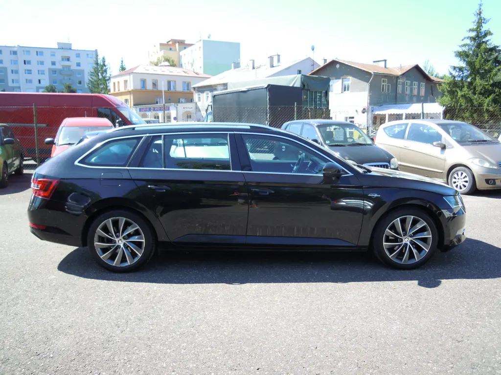 Škoda Superb 2.0TDi 4x4 DSG 140kw(190hp)r.v.6/2017 - fotka 4
