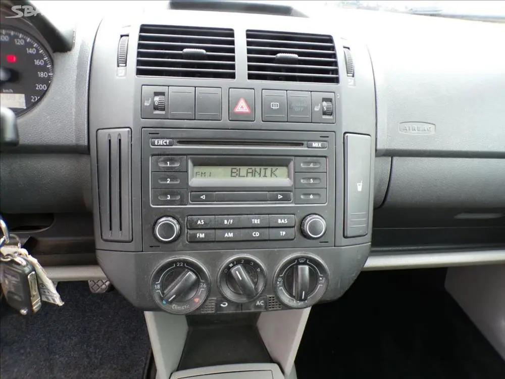 Volkswagen Polo 1,2 12V KLIMA - fotka 6
